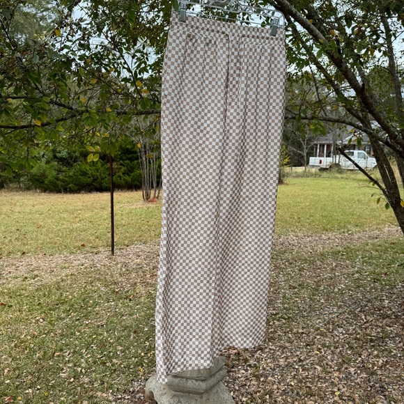 Moodie Checkered Maxi Pants Cream and Brown Size Medium - Picture 4 of 13